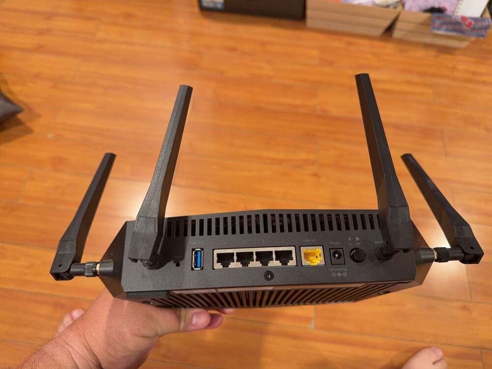 Netgear Nighthawk Pro Gaming Router XR1000 - Picture 2 of 3